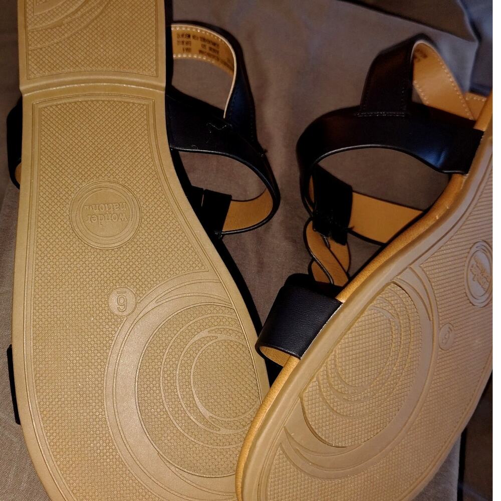 SUPER CUTE, LIGHTWEIGHT WONDER NATION BLACK SASSY SANDALS - Picture 3 of 9